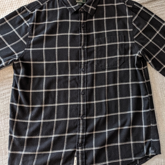 Roots casual button up - black / large - Picture 1 of 4